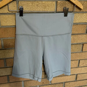 TNA Aritzia Blue High Rise Stretch 7" Inseam Bike Shorts Size Medium